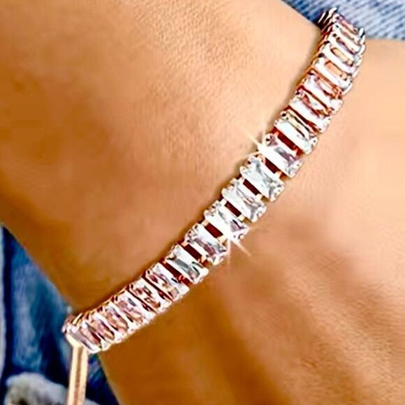 ASG2 Stunning 18k White Gold Adj. Tennis Bracelet w/ 40 Zircon Gems - Picture 2 of 11